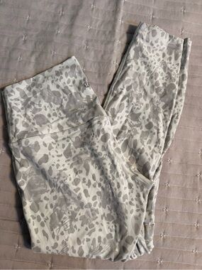 lululemon athletica Light Gray and Cream Animal-Print Leggings